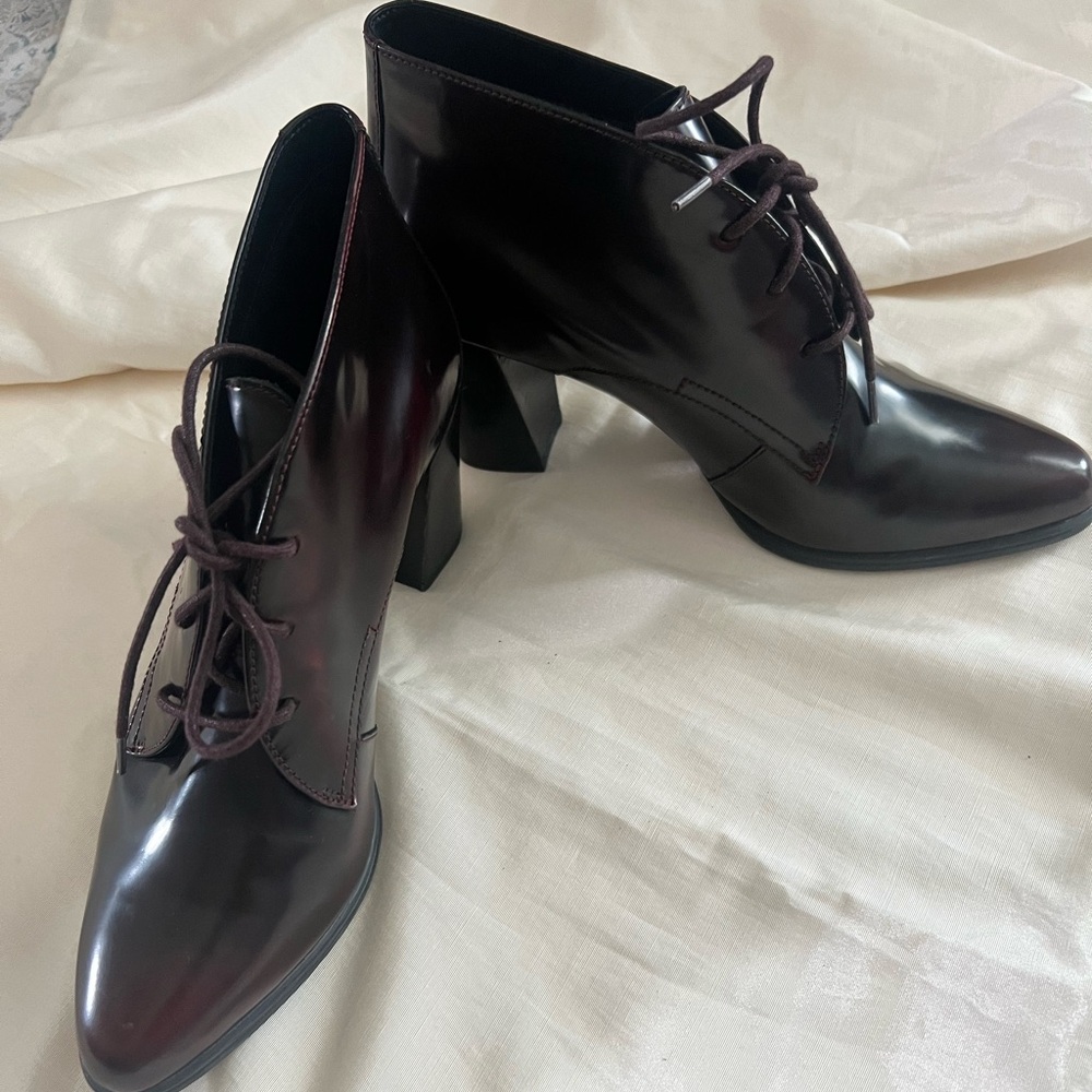 Clarks Burgundy Heeled Lace-Up Ankle Boots